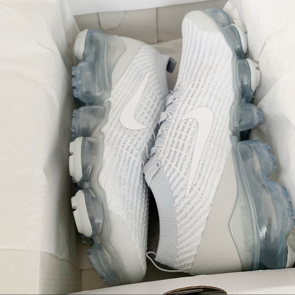 🌸 Nike AIR Vapormax Flyknit Sneakers Shoes White - Picture 2 of 8